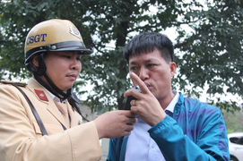 Hai ngày, hơn 600 tài xế vi phạm nồng độ cồn, nộp phạt hơn 800 triệu đồng