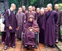 Thiền sư Thích Nhất Hạnh từ Thái Lan trở lại Huế tịnh dưỡng