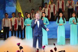 'Vang mãi giai điệu Tổ quốc' chào đón vận hội mới của dân tộc