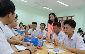 Bộ GD&ĐT không bỏ cuộc thi giáo viên dạy giỏi 