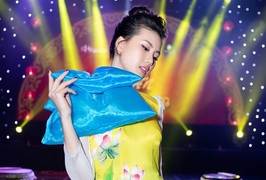 21 tuổi, siêu mẫu Quỳnh Hoa mua xe 2,5 tỷ đồng, mở hiệu spa