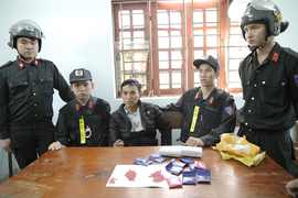 Bắt kẻ vận chuyển 6.000 viên ma túy tổng hợp ở Hà Tĩnh