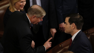 Ai có thể ngăn ông Trump khỏi chiến tranh với Iran? 