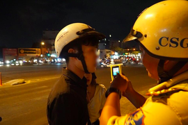 TP.HCM: Nhiều người lái mô tô, xe gắn máy vi phạm nồng độ cồn