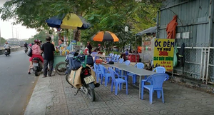 Uống chai nước đưa tờ 500 nghìn đồng, nam thanh niên bị vây đánh