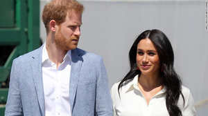 Hoàng tử Harry và công nương Meghan muốn 'rút' khỏi gia đình Hoàng gia