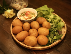 Mẹo làm bánh rán mặn giòn ngon, không nổ cho ngày lạnh cuối tuần