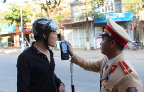 Người vùng cao phản ứng ra sao với quy định cấm rượu bia khi lái xe?