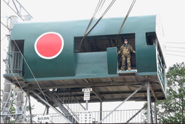 Bộ trưởng Quốc phòng Nhật Bản nhảy dù làm mẫu trong diễn tập quân sự Mỹ-Nhật