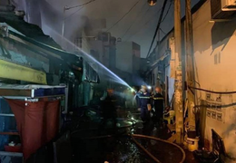 Cháy lớn ở TP.HCM, gần chục cửa hàng bị thiêu rụi