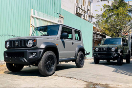 'Soi' Suzuki Jimny hơn 1,4 tỷ đồng tại Sài Gòn