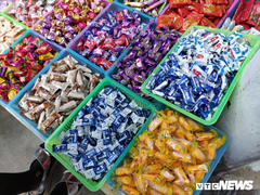 Video: Hàng giả trôi nổi, ùn ùn đổ về nông thôn dịp Tết