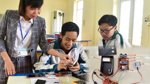 Học sinh Quảng Ninh sáng chế thiết bị cảnh báo bỏ quên trẻ trên ôtô