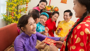 Vì sao có tục mừng tuổi trong ngày Tết?