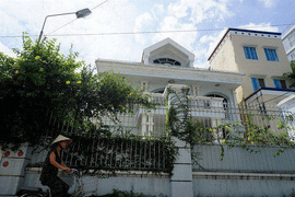 Phê bình Chi cục trưởng vì sai phạm vụ đấu giá biệt thự của 'bầu' Kiên