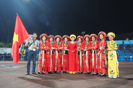 Chuyện chưa biết phía sau chuyến quảng bá văn hóa Việt tại châu Phi