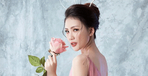 Bị hỏi chuyện tình cảm, thu nhập trong ngày Tết, siêu mẫu Quỳnh Hoa trả lời thế nào?