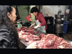 29 Tết Canh Tý: Thịt bò, gà đua nhau tăng giá, thịt lợn ế ẩm đứng yên