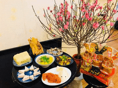 Chiều 30 Tết, người Bắc nhất định phải có một cành đào