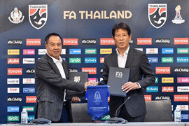 HLV Nishino chỉ ra điểm yếu của bóng đá Thái Lan