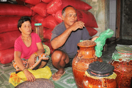 Cái Tết 'có miếng bánh, miếng thịt thơm nức' của tộc người chỉ có 600 nhân khẩu 