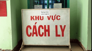 Khách Trung Quốc cầm dao dọa chém bác sĩ tại Khánh Hòa