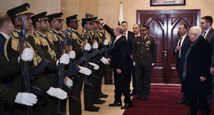 Video: Tổng thống Nga Putin nhặt mũ cho binh sĩ Palestine gây ‘bão’ mạng