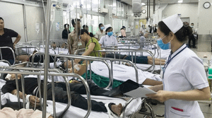 4 bệnh nhân nghi nhiễm corona, bác sĩ Chợ Rẫy gồng mình trực Tết