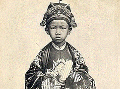 Lòng yêu nước của ông vua sinh năm Canh Tý lên ngôi lúc 7 tuổi