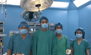 Cứu thanh niên bị mảnh pháo tự chế bắn vào đầu đêm giao thừa