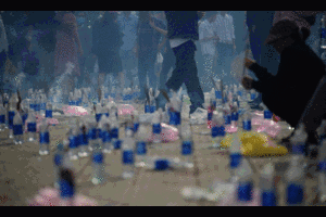 Cảnh đi lễ hiếm thấy ngày đầu năm