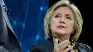 Bà Hillary Clinton cam kết đánh bại Tổng thống Donald Trump