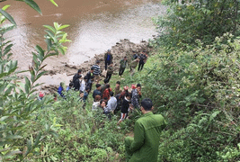 Phát hiện thi thể cô gái trẻ bị vùi lấp bên bờ suối