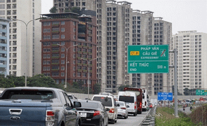 Người dân đổ về Hà Nội, cao tốc Pháp Vân - Cầu Giẽ tắc cứng suốt hơn 10km 