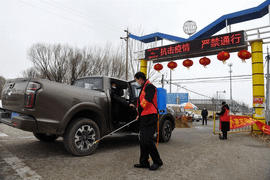 Vùng quê Trung Quốc áp dụng các biện pháp lạ lùng ngăn virus corona