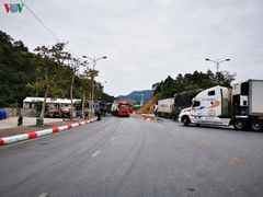 Lùi thời gian thông thương hàng hóa qua cửa khẩu do dịch corona