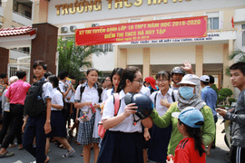 Học sinh nghi nhiễm virus corona phải nghỉ học để theo dõi