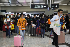 Hong Kong: Hành khách bị sốt sẽ không được lên máy bay