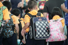 Singapore cho hơn 850 học sinh trở về từ Trung Quốc nghỉ học