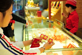 Mua vàng ngày vía Thần Tài có may mắn cả năm?