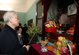 Tổng Bí thư, Chủ tịch nước dâng hương tưởng niệm Chủ tịch Hồ Chí Minh