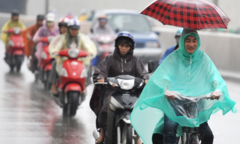 Hà Nội mưa rét, TP.HCM triều cường đạt đỉnh