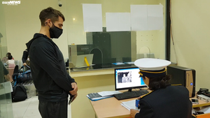 Ga Đồng Đăng kiểm tra thân nhiệt từng hành khánh đề phòng nhiễm virus corona