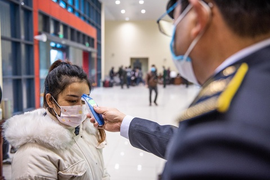 Video: Gần 40 người Việt về từ Trung Quốc bị cách ly 14 ngày