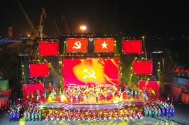 Hào hùng đêm 'Ánh sáng niềm tin' mừng Đảng 90 năm tuổi