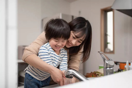 Đối mặt với dịch corona, cha mẹ nên hướng dẫn con tự bảo vệ bản thân thế nào?