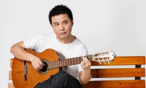 Nam ca sĩ lái xe 30 giờ, quyên tặng 15 tấn rau cho Vũ Hán là ai?