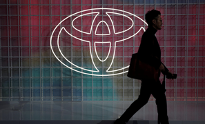 Toyota bắt tay Panasonic phát triển pin điện dành cho ô tô