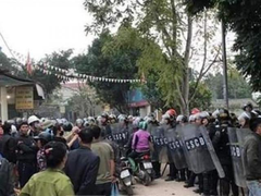 Trò hề 'pray for Đồng Tâm'