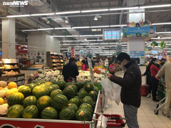 Siêu thị không ‘thiếu hàng sốt giá’